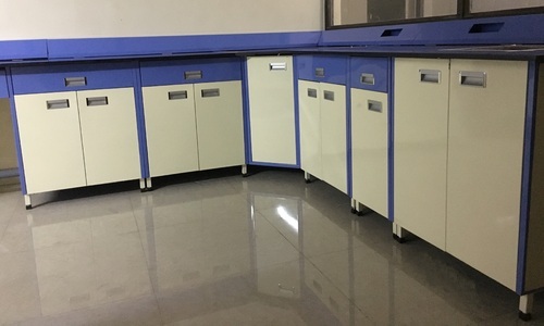 Lab Furniture Manufacturers